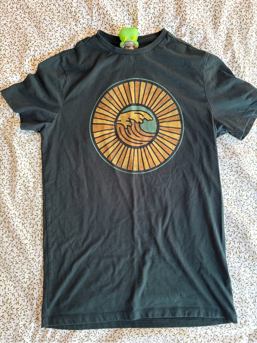 Goodfellow & Co Black Tee with Sunset Wave Graphic